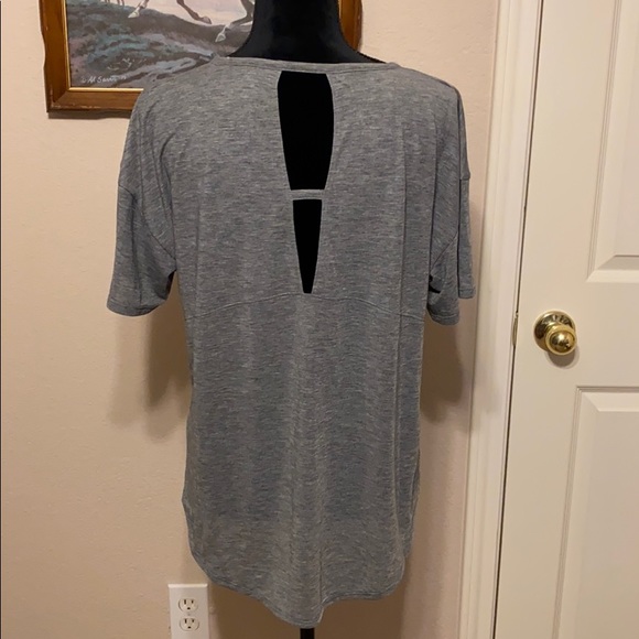 Under Armor Workout Top - Picture 4 of 5